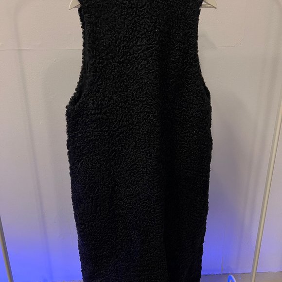 Long Sleeveless Coat - Picture 2 of 7